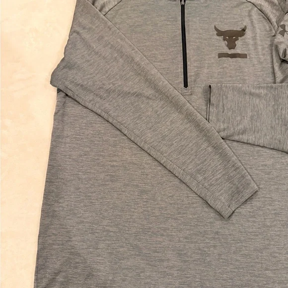 Men’s Under Armour Gray Quarter-Zip Pullover - Picture 2 of 8